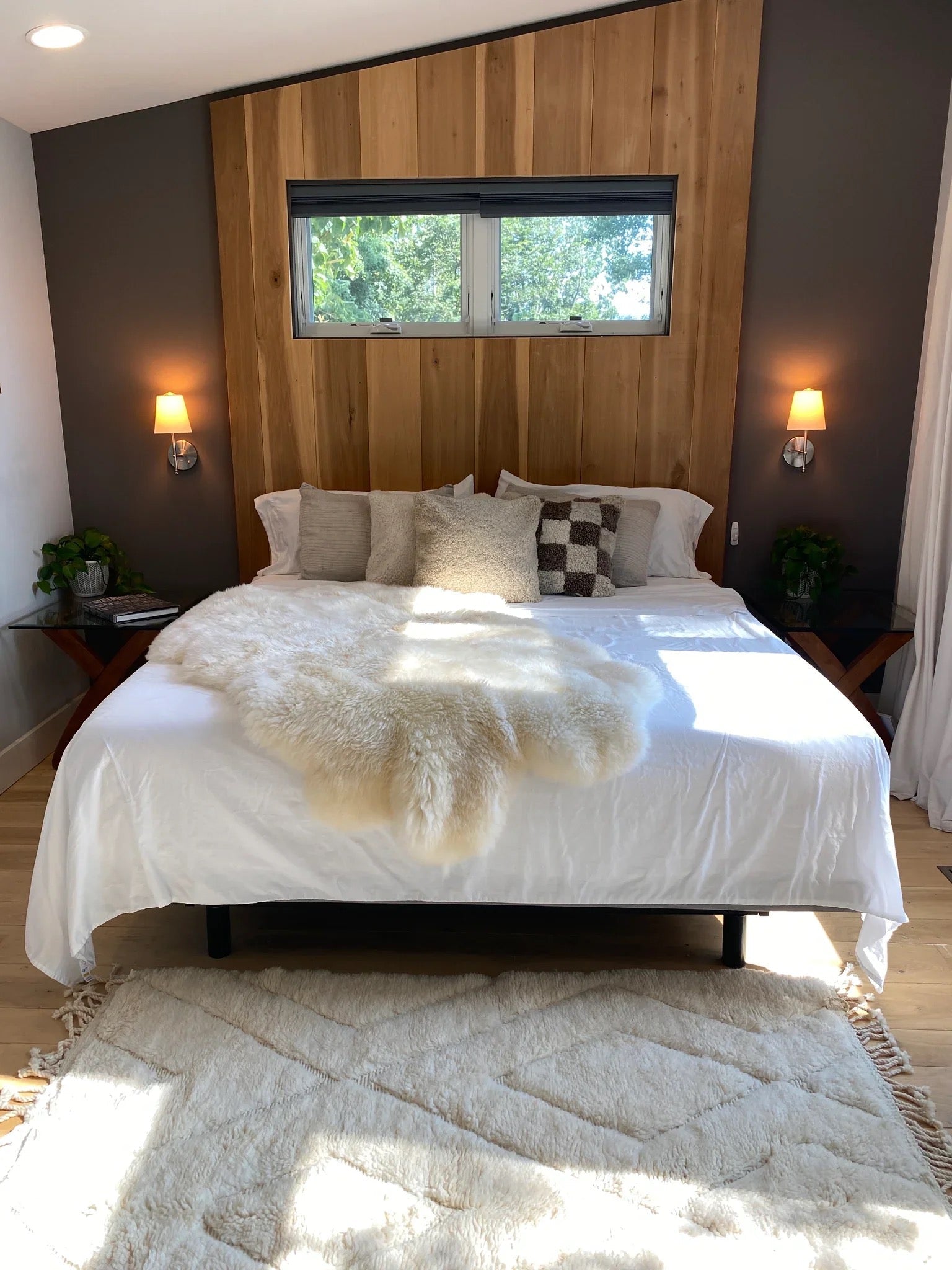 How Sheepskin Bedding Improves Sleep Quality
