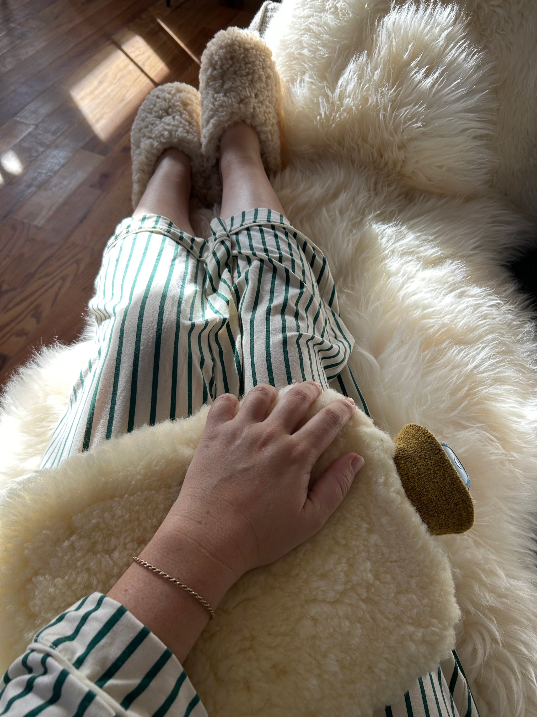 THE EVERYDAY SLIP-ON: TAN SHEARLING SHEEPSKIN