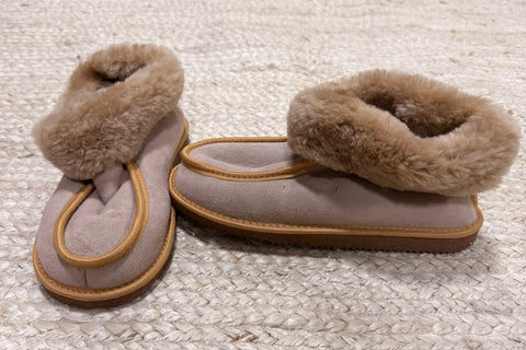 Classic Slipper (Tan Fur) - Size 9