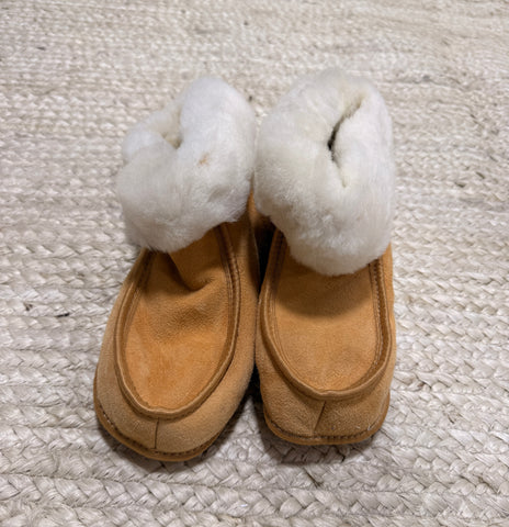 Terra Slipper (White Fur) - Size 9