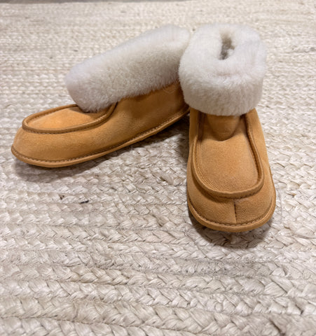 Terra Slipper (White Fur) - Size 8