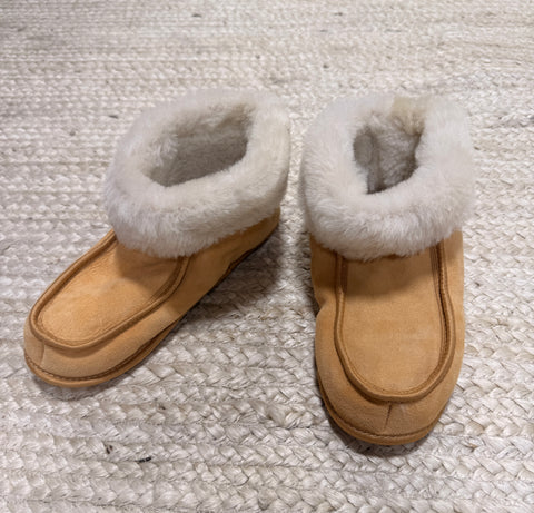 Terra Slipper (White Fur) - Size 8