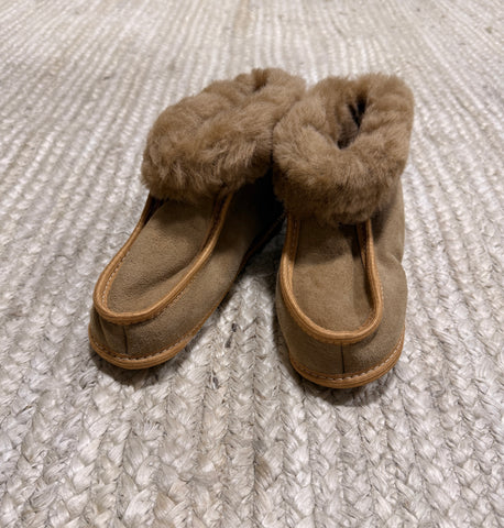 Terra Slipper (Tan Fur) - Size 6