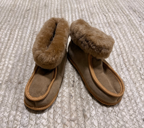 Terra Slipper (Tan Fur) - Size 6