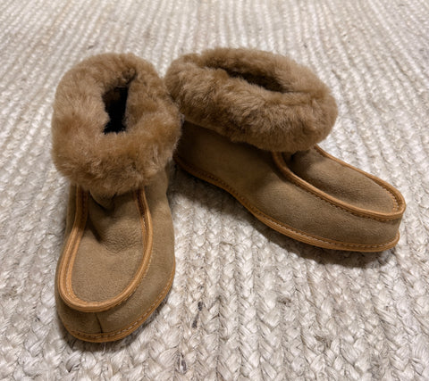 Terra Slipper (Tan Fur) - Size 6