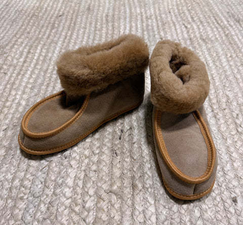 Terra Slipper (Tan Fur) - Size 6