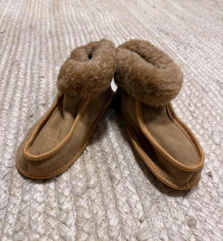 Terra Slipper (Tan Fur) - Size 6