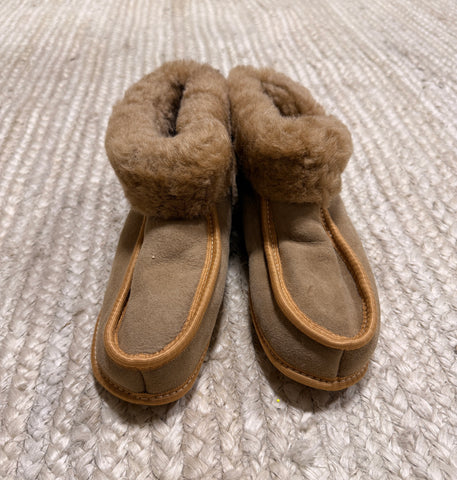 Terra Slipper (Tan Fur) - Size 8