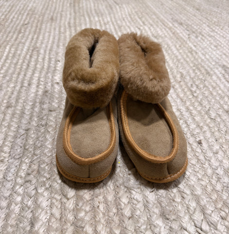 Terra Slipper (Tan Fur) - Size 6