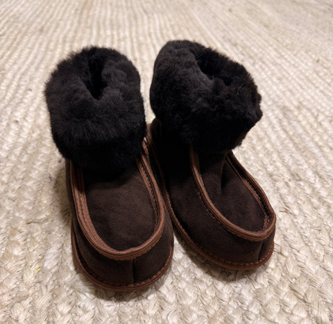 Terra Slipper (Dark brown Fur) - Size 5.5