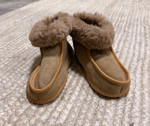 Terra Slipper (Tan Fur) - Size 6