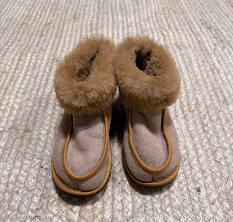 Terra Slipper (Tan Fur) - Size 9