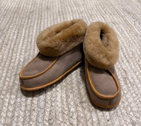 Terra Slipper (Tan Fur) - Size 6