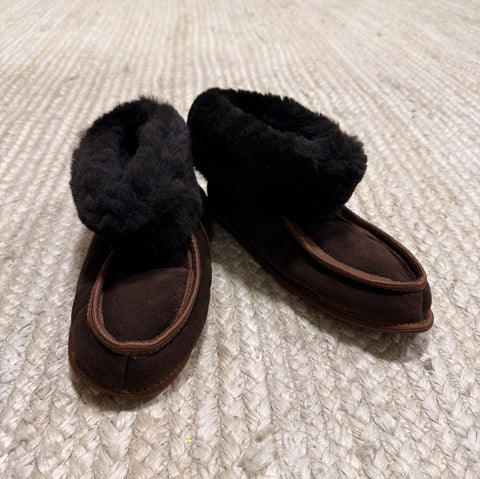 Terra Slipper (Dark brown Fur) - Size 6