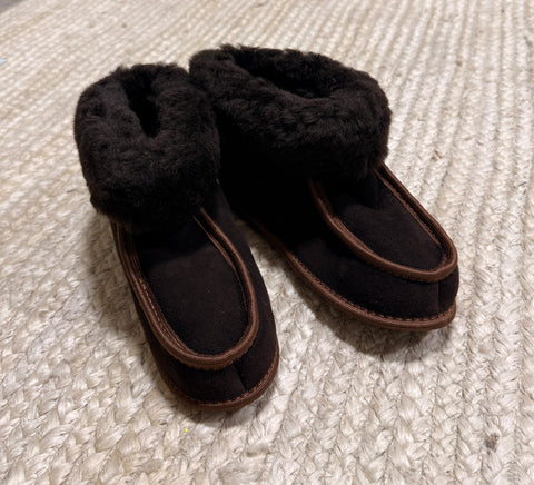 Terra Slipper (Dark brown Fur) - Size 6