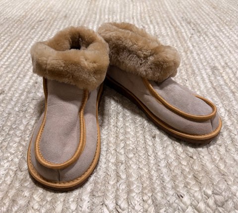Terra Slipper (Tan Fur) - Men's Size 6