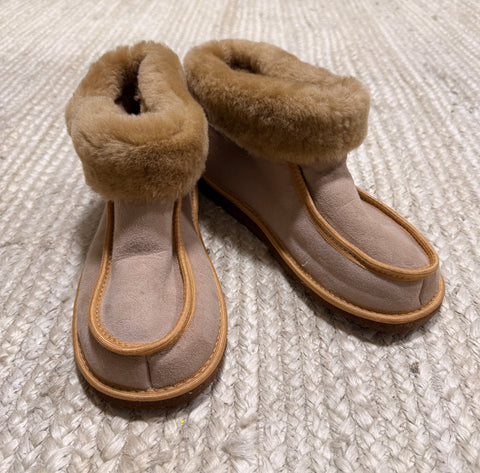 Terra Slipper (Tan Fur) - Men's Size 10