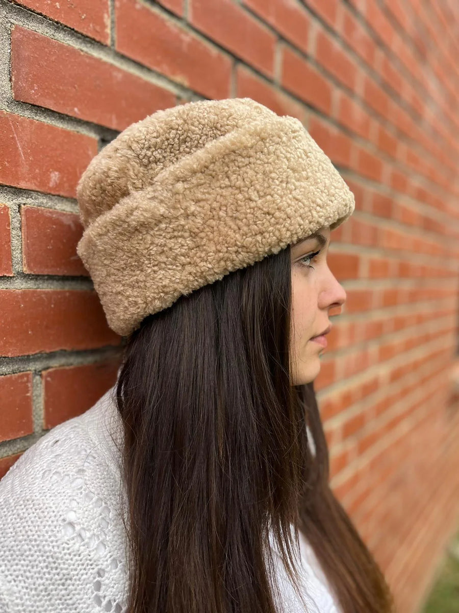 cortina-beanie-sheepskin-  display picture 2