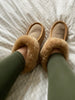 The classic slipper 100% sheepskin in tan