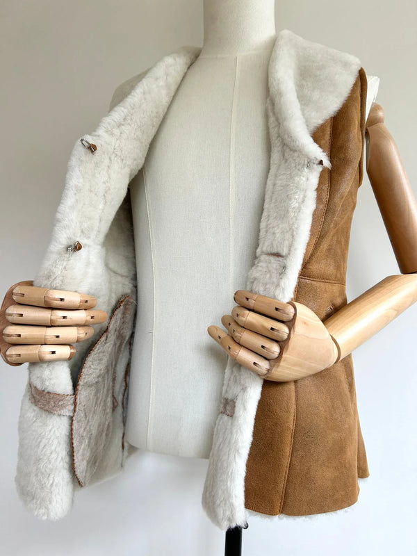 Mannequin wearing the maven vest