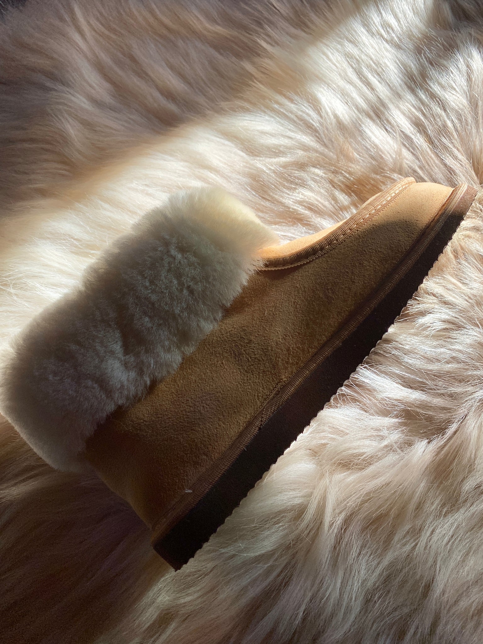 The Classic Slipper: 100% sheepskin in White